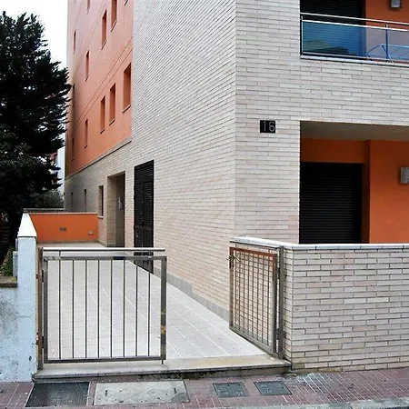 Eton Apartment